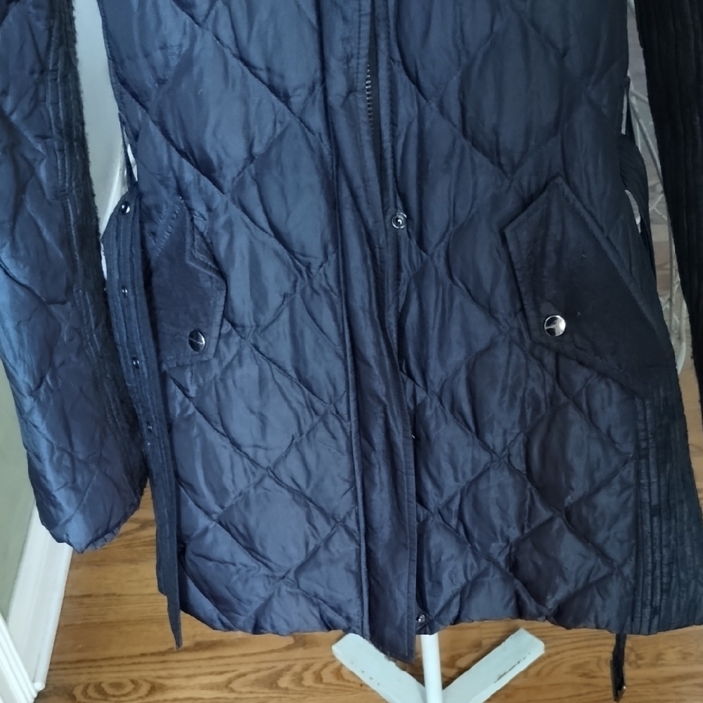 Burberry Dark Blue Quilted Puffer Jacket - Picture 5 of 17
